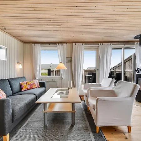 Helt Nyrenoveret Kun 200 M Fra Ferienhaus