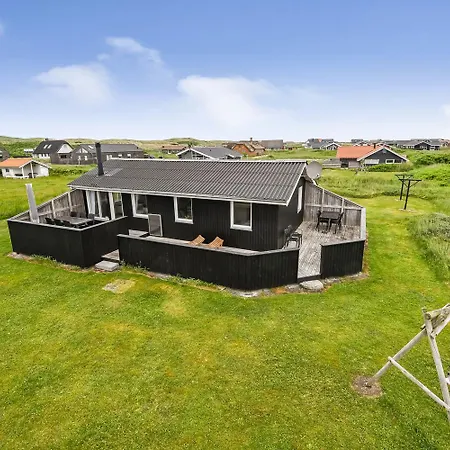 Helt Nyrenoveret Kun 200 M Fra Vesterhavet Sj257 Harboør